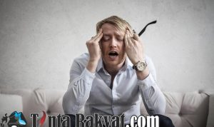 photo-of-man-touching-his-head-3752834 photo of man touching his head 3752834