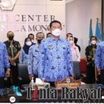 Penganugerahan Swasti Saba Kabupaten/Kota Tahun 2021 dan Penghargaan Penerapan Prokes Bagi Tempat Pengelolaan Pangan yang diselenggarakan Kemenkes RI secara daring di Ruang Command Center Pemkab Lamongan