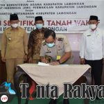 Penandatanganan MoU Percepatan Sertifikasi Tanah Wakaf oleh Kementrian Agama Lamongan dan Badan Wakaf Indonesia (BWI) dengan Badan Pertanahan Nasional (BPN) Lamongan di Kantor Kemenag Lamongan