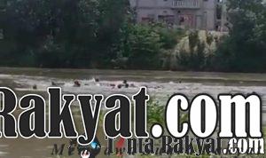 hanyut_bengawan_solo Peristiwa perahu terbalik dibantaran bengawan solo arah lamongan